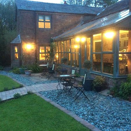 มิลล์วูด ลอดจ์ Bed & Breakfast Barrow-in-Furness ภายนอก รูปภาพ
