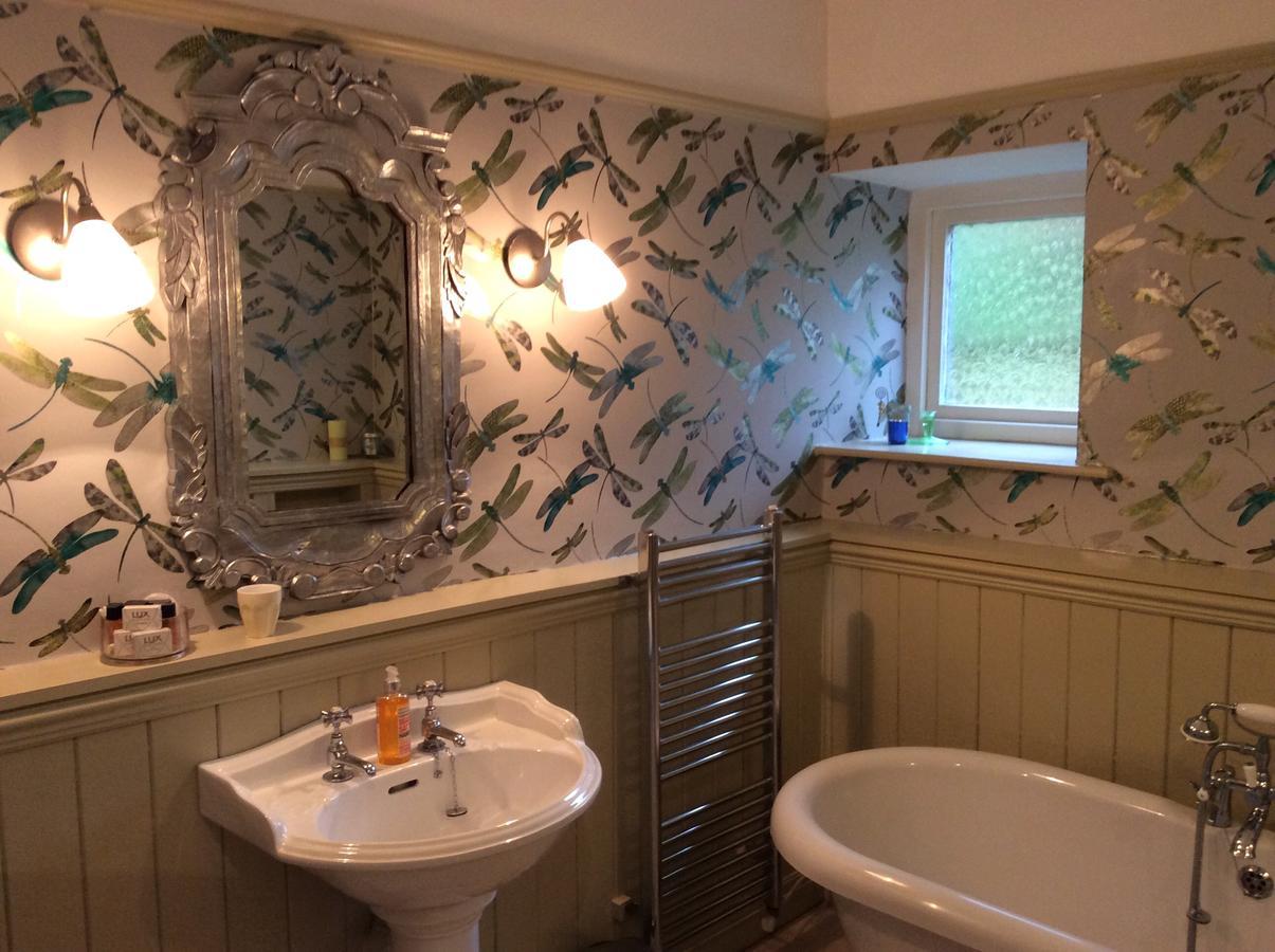 มิลล์วูด ลอดจ์ Bed & Breakfast Barrow-in-Furness ภายนอก รูปภาพ