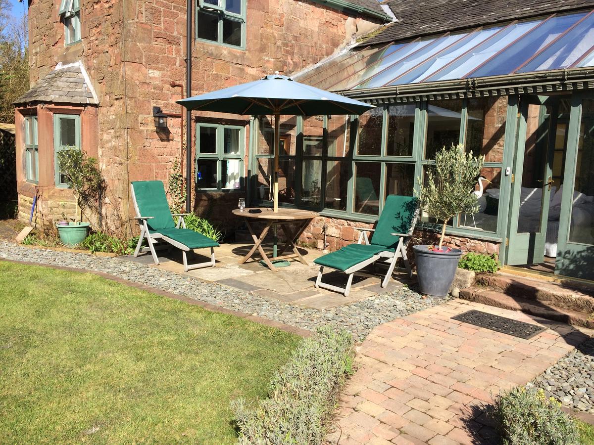 มิลล์วูด ลอดจ์ Bed & Breakfast Barrow-in-Furness ภายนอก รูปภาพ
