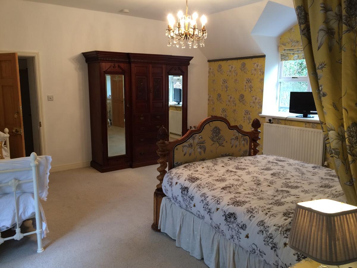 มิลล์วูด ลอดจ์ Bed & Breakfast Barrow-in-Furness ภายนอก รูปภาพ