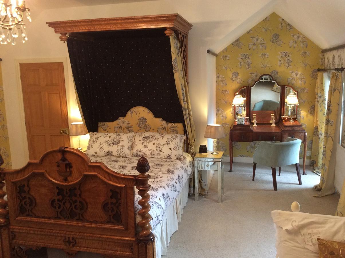 มิลล์วูด ลอดจ์ Bed & Breakfast Barrow-in-Furness ภายนอก รูปภาพ