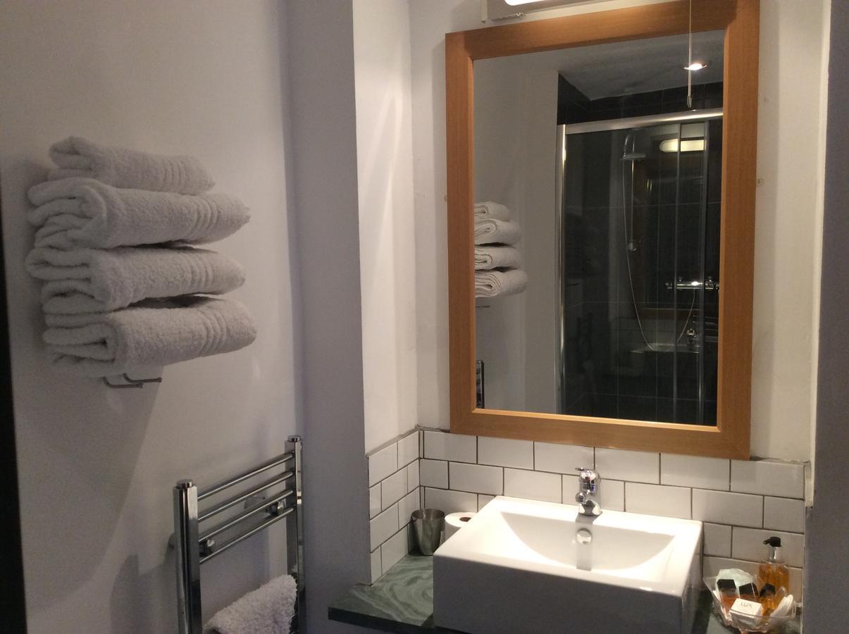 มิลล์วูด ลอดจ์ Bed & Breakfast Barrow-in-Furness ภายนอก รูปภาพ