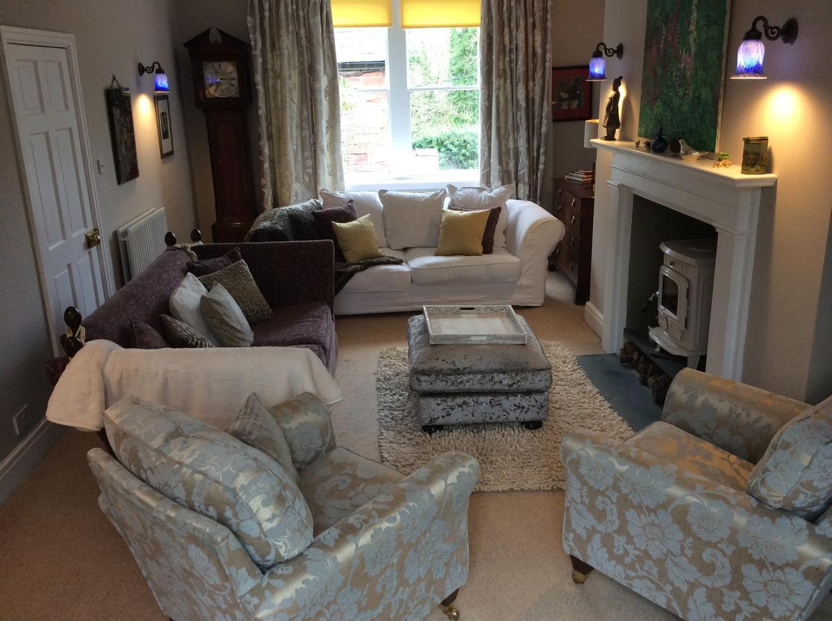 มิลล์วูด ลอดจ์ Bed & Breakfast Barrow-in-Furness ภายนอก รูปภาพ