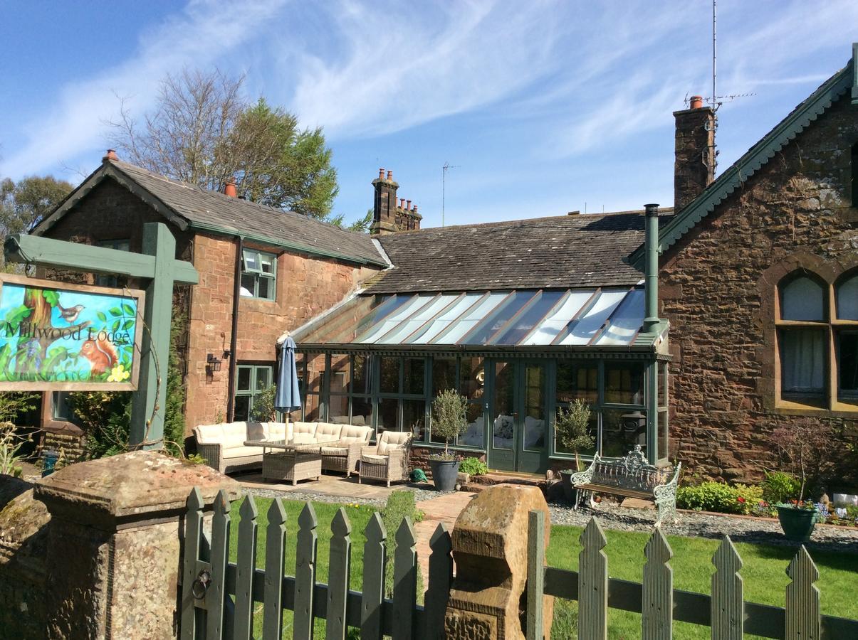 มิลล์วูด ลอดจ์ Bed & Breakfast Barrow-in-Furness ภายนอก รูปภาพ